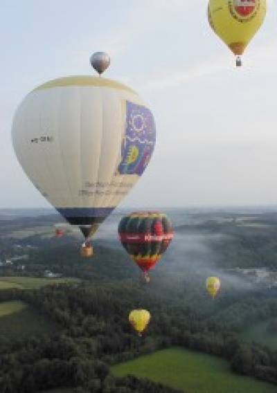 One of the highlights was an
evening flight with 12 balloons